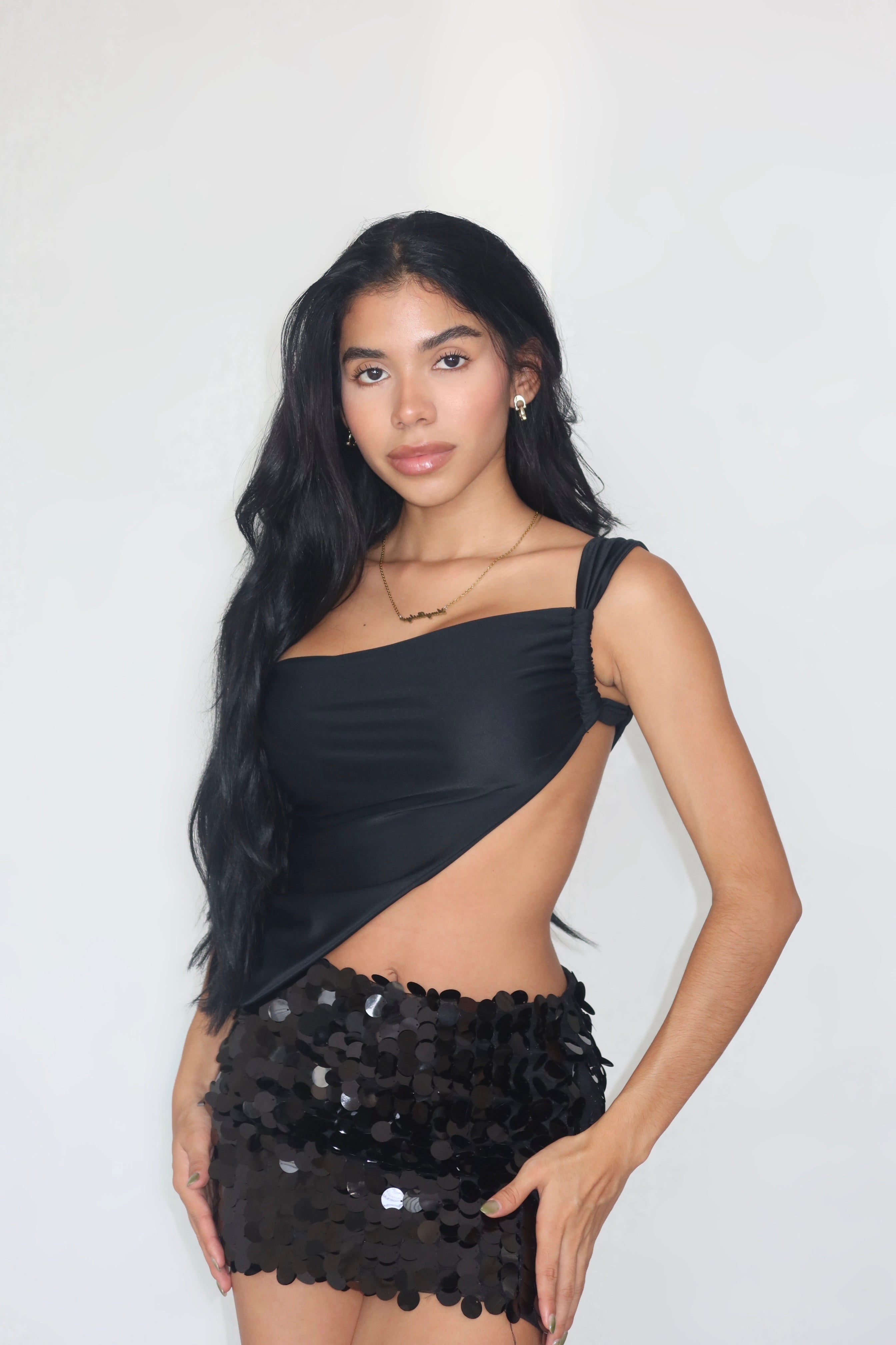 Black set asymmetrical